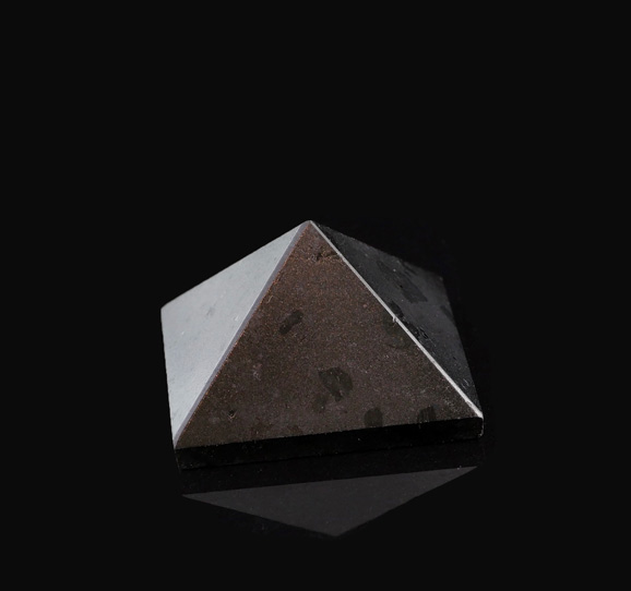 Black-Tourmaline-Pyramid