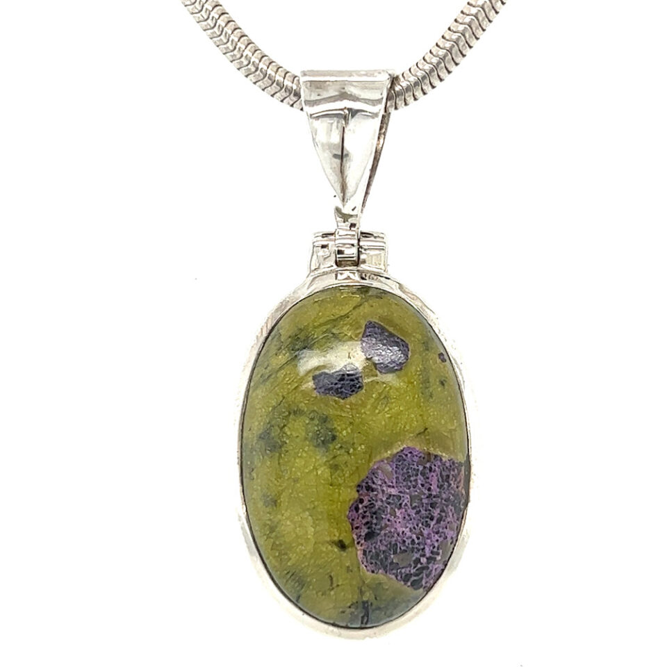 Stichtite Serpentine Pendant